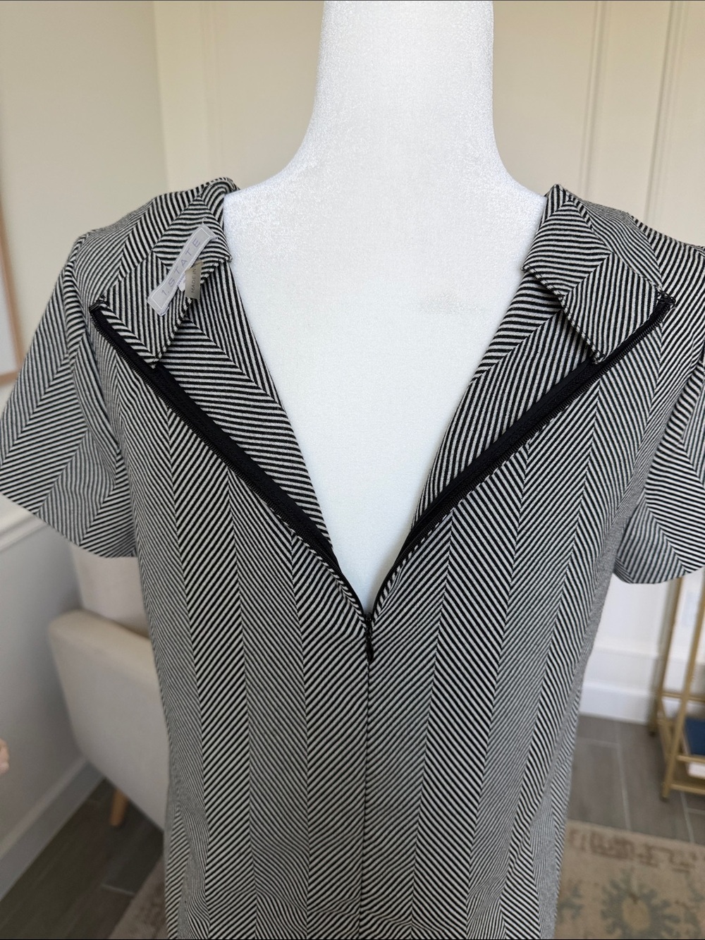 1.STATE Chevron Zip Pocket Shift Dress Black White Mod Minimalist Career - Picture 5 of 11